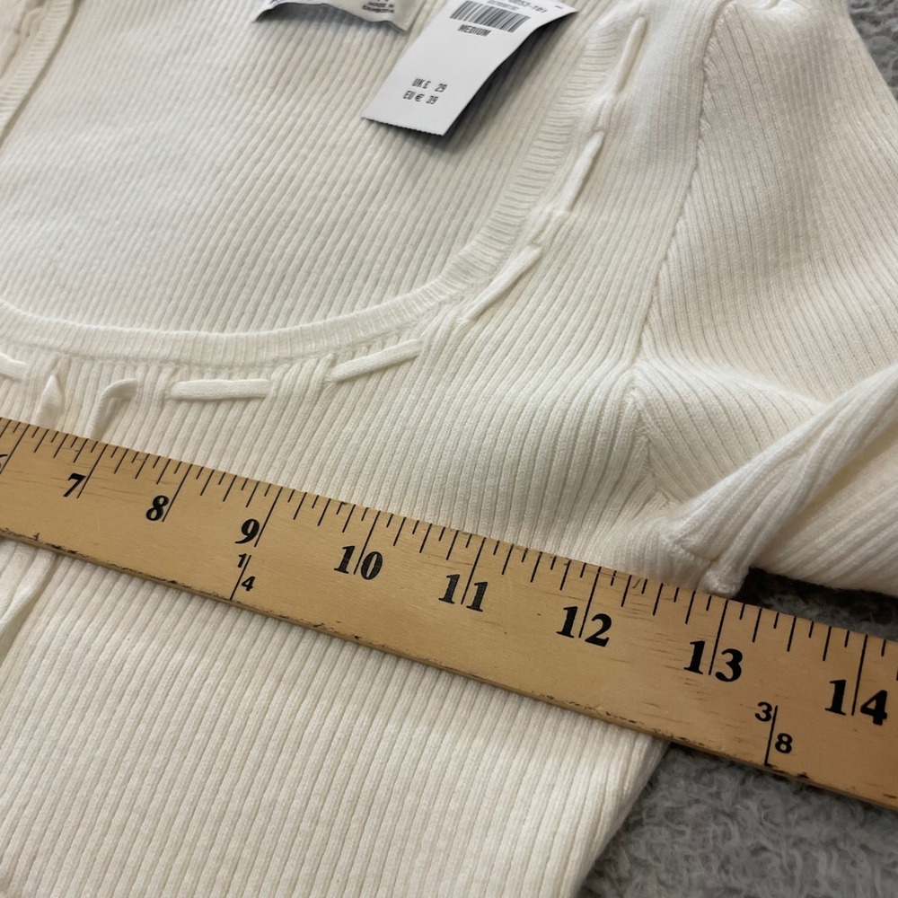 NWT‎ Hollister Pointelle Ribbed Top Womens M White Textured Scoop Neck Tie Front - Picture 4 of 6